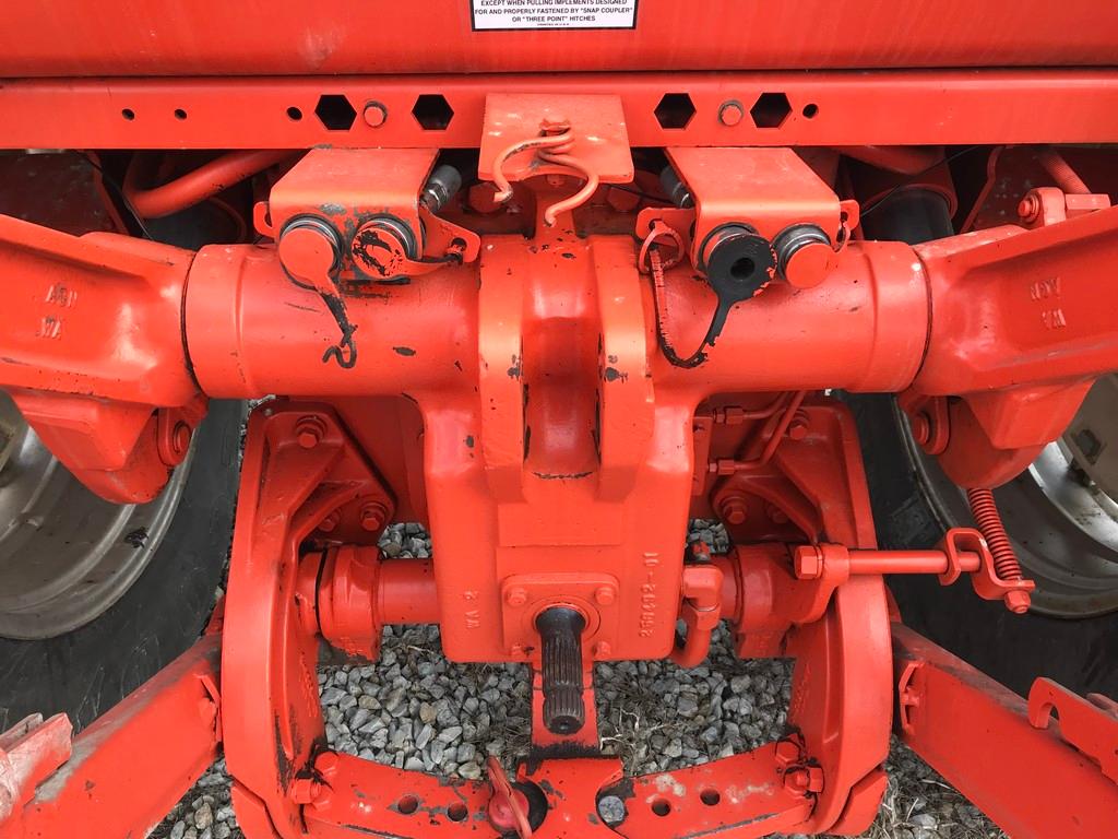 1972 ALLIS CHALMERS 210 OPEN STATION TRACTOR