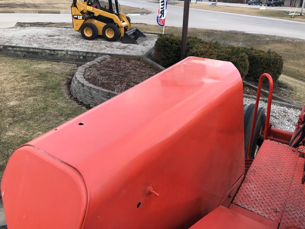 1972 ALLIS CHALMERS 210 OPEN STATION TRACTOR
