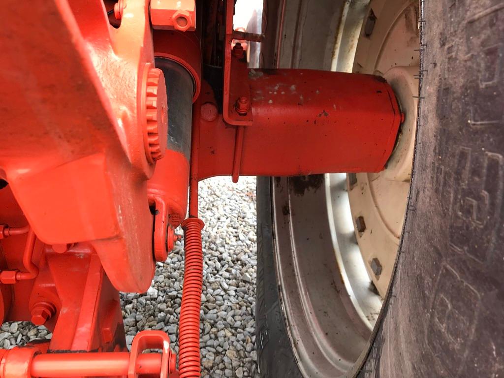 1972 ALLIS CHALMERS 210 OPEN STATION TRACTOR