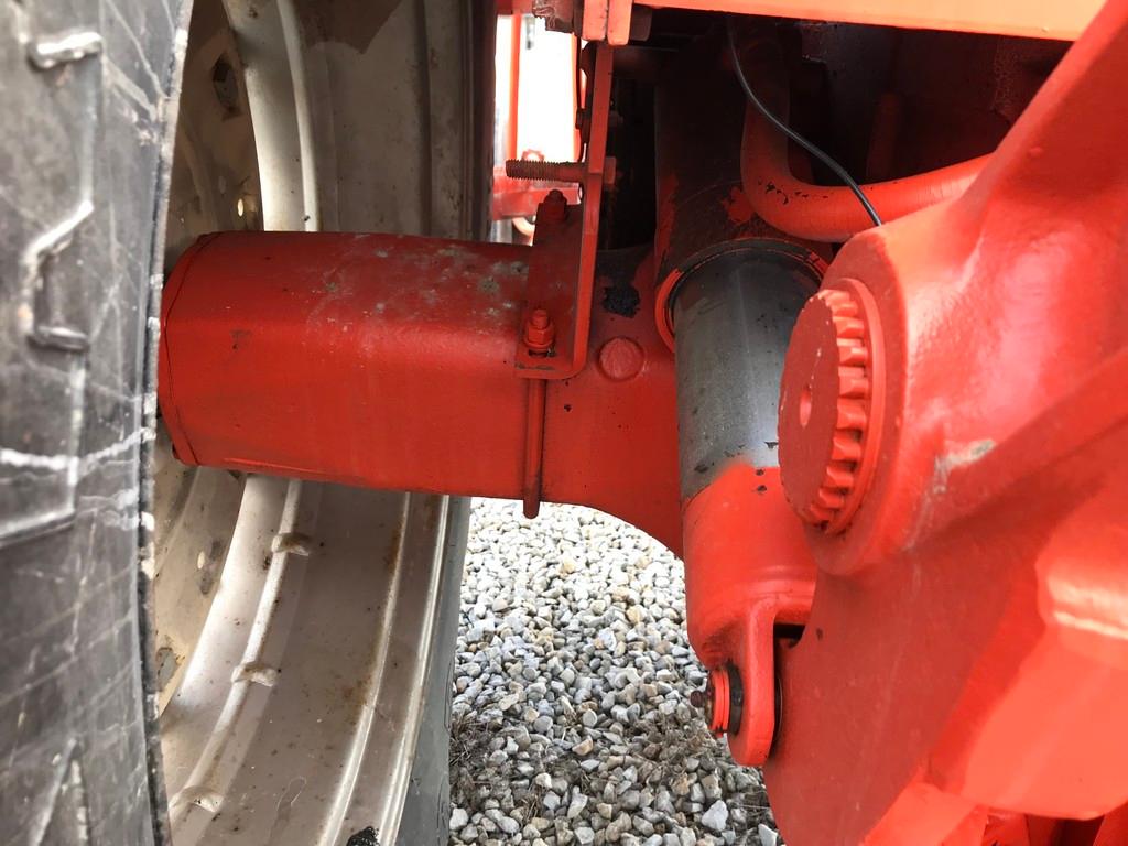 1972 ALLIS CHALMERS 210 OPEN STATION TRACTOR