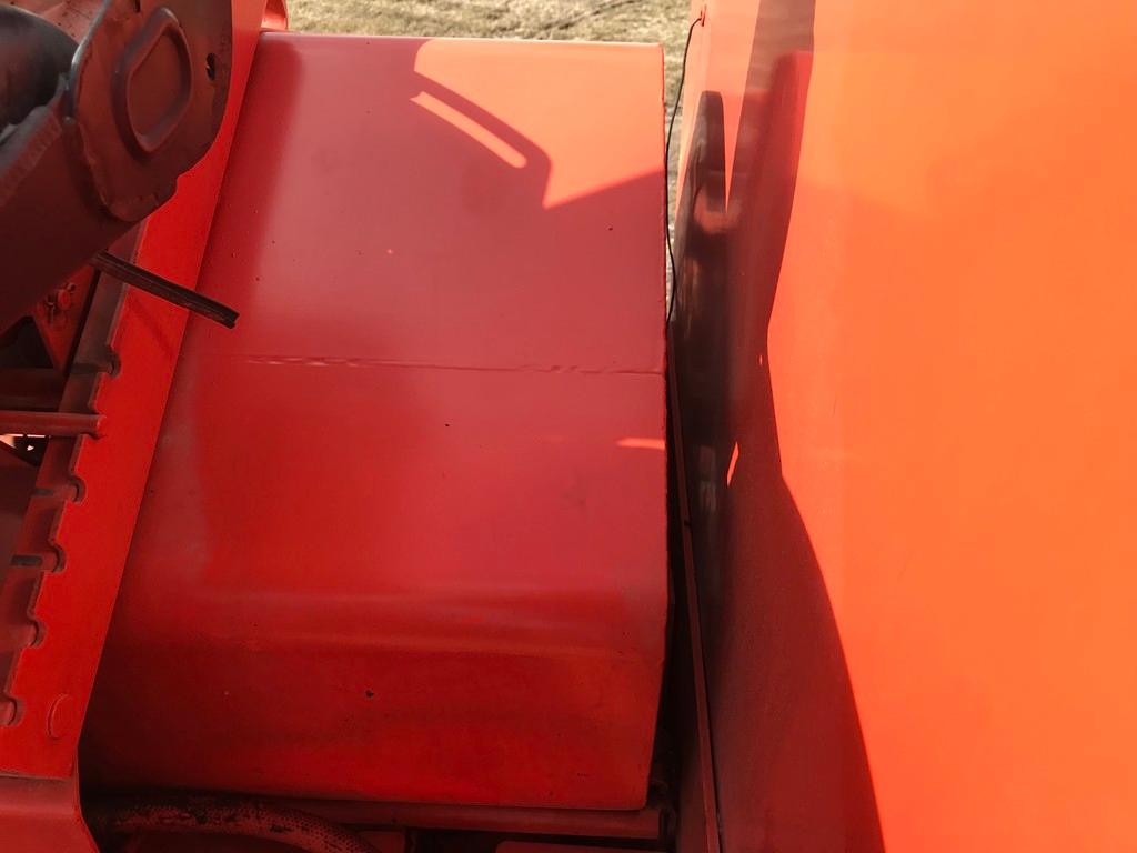 1972 ALLIS CHALMERS 210 OPEN STATION TRACTOR