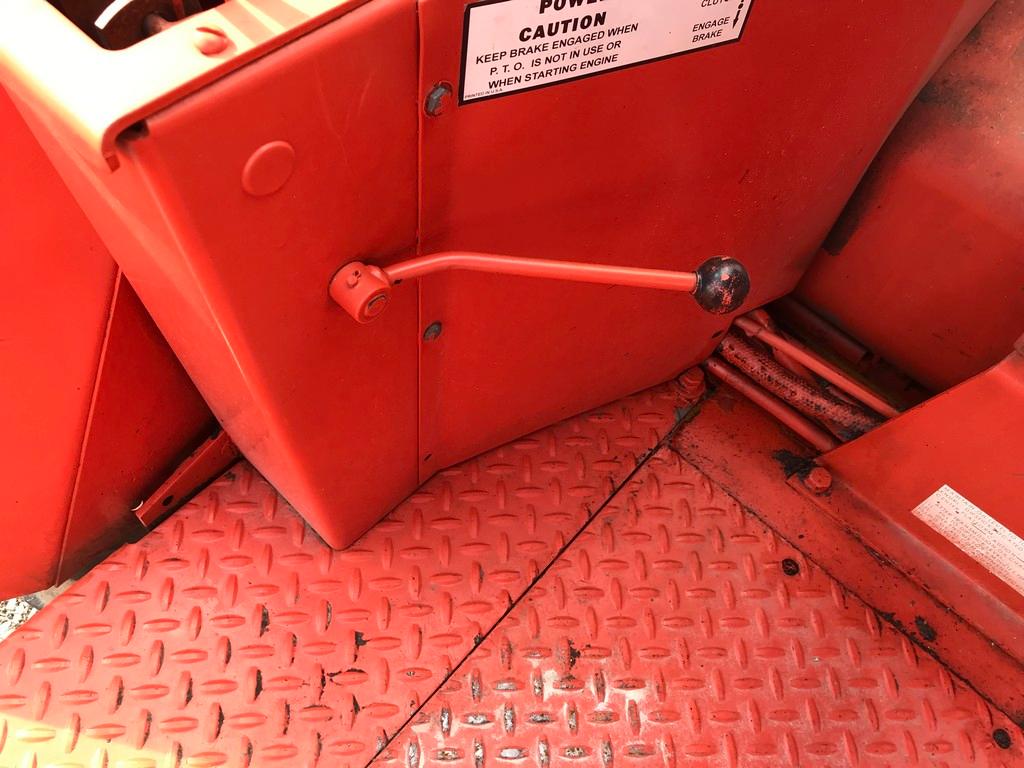 1972 ALLIS CHALMERS 210 OPEN STATION TRACTOR