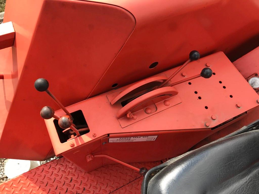 1972 ALLIS CHALMERS 210 OPEN STATION TRACTOR