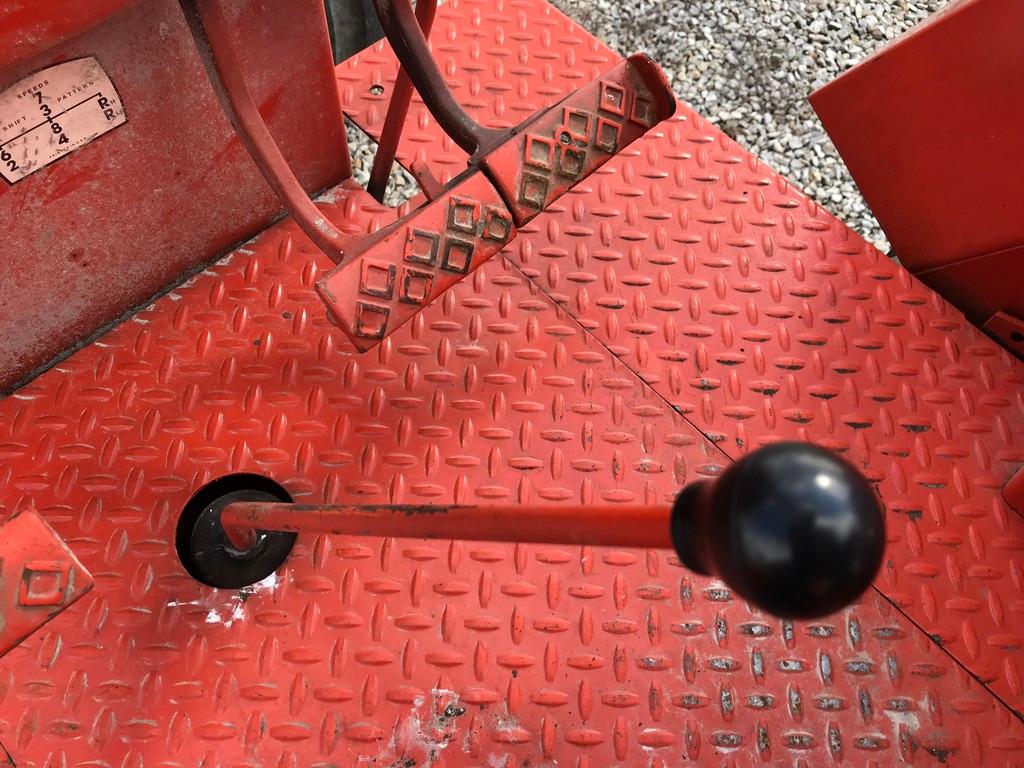 1972 ALLIS CHALMERS 210 OPEN STATION TRACTOR