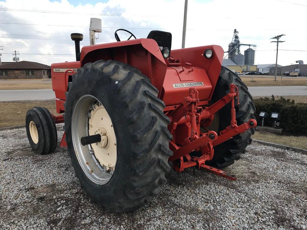 1972 ALLIS CHALMERS 210 OPEN STATION TRACTOR
