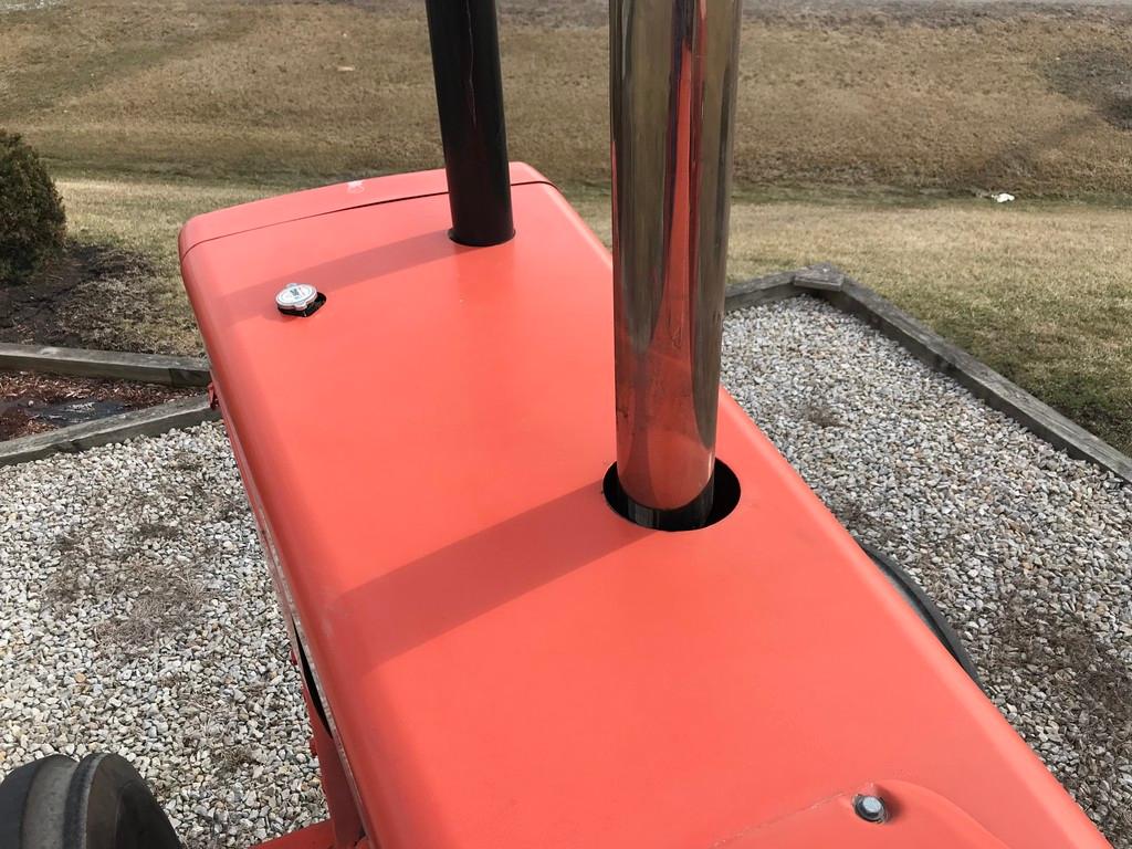 1972 ALLIS CHALMERS 210 OPEN STATION TRACTOR