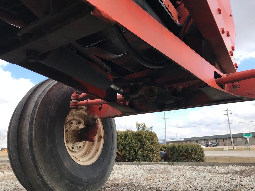 1972 ALLIS CHALMERS 210 OPEN STATION TRACTOR