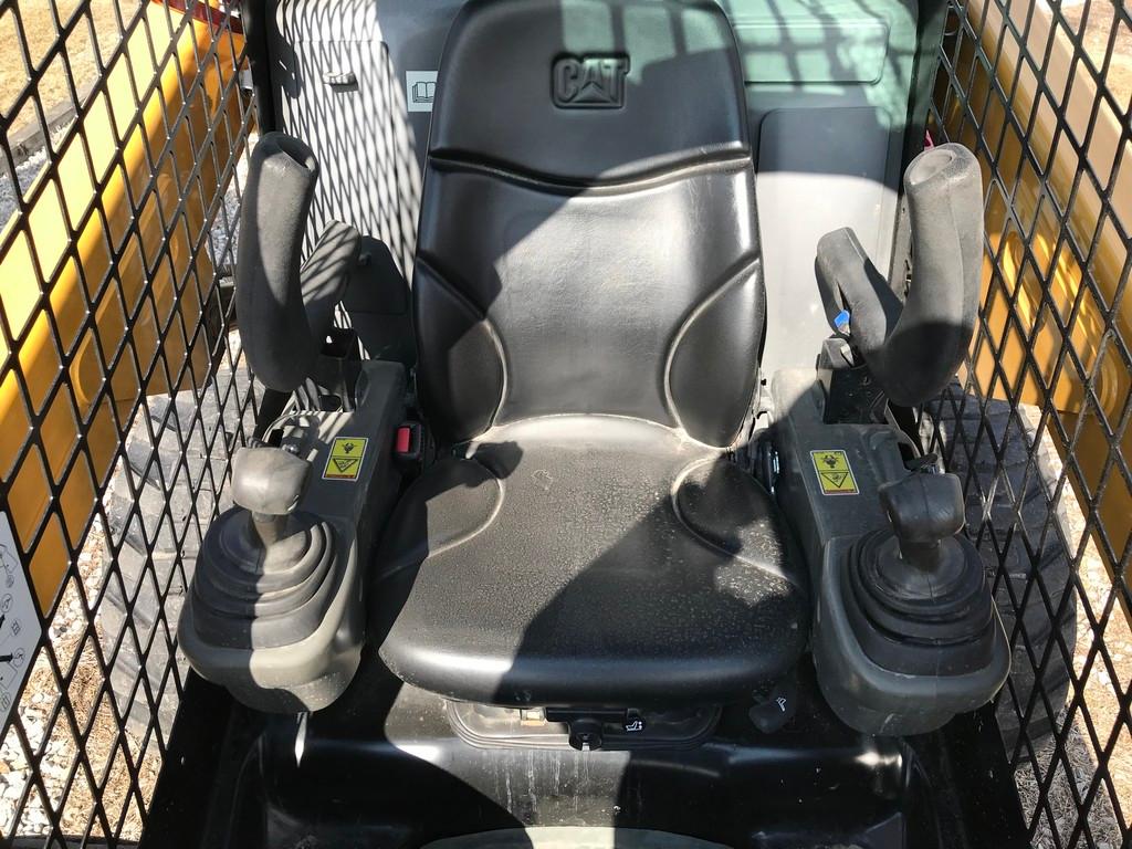 2016 CAT 242D SKID LOADER
