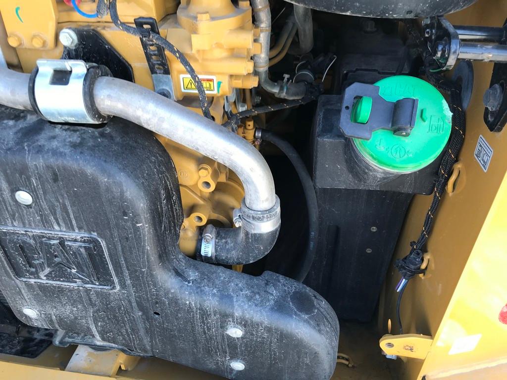 2016 CAT 242D SKID LOADER