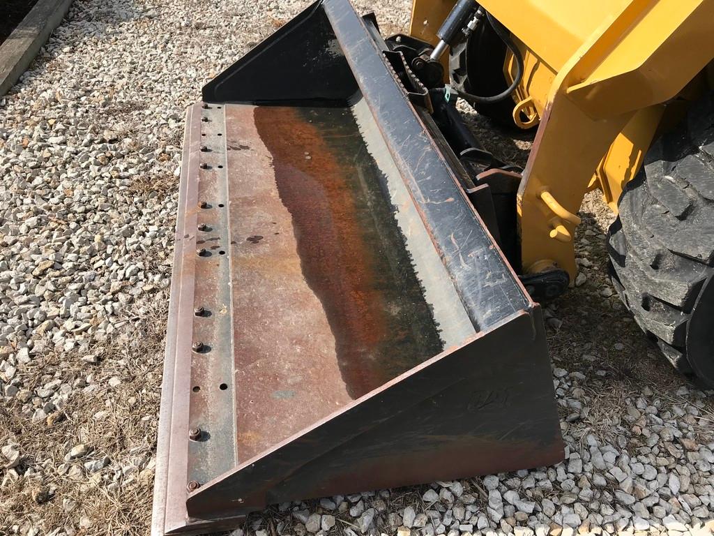 2016 CAT 242D SKID LOADER