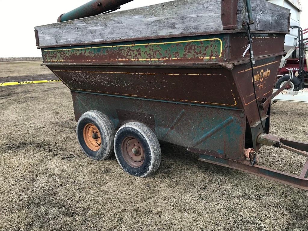 GRAIN-O-VATOR #30 AUGER WAGON W/ BOOM STYLE AUGER