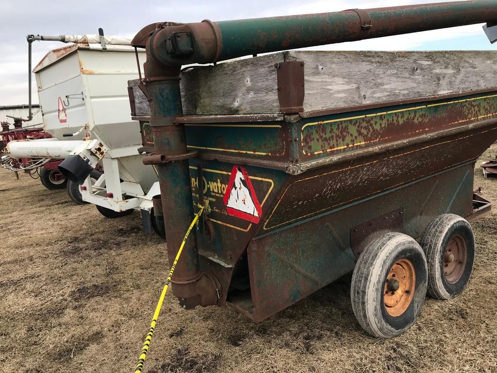 GRAIN-O-VATOR #30 AUGER WAGON W/ BOOM STYLE AUGER