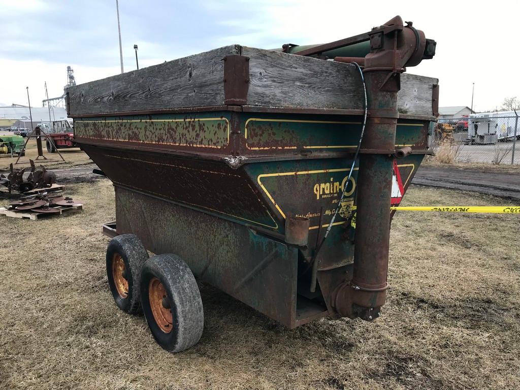 GRAIN-O-VATOR #30 AUGER WAGON W/ BOOM STYLE AUGER