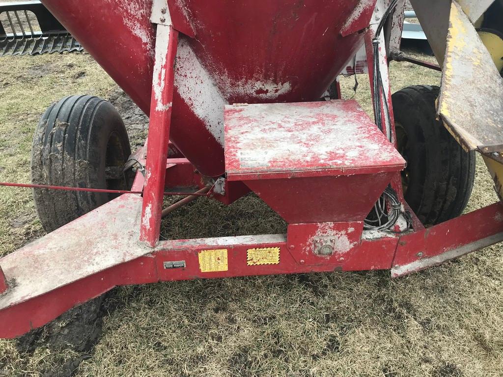 NEW HOLLAND 352 GRINDER MIXER W/ SIDE TABLE & SCALES