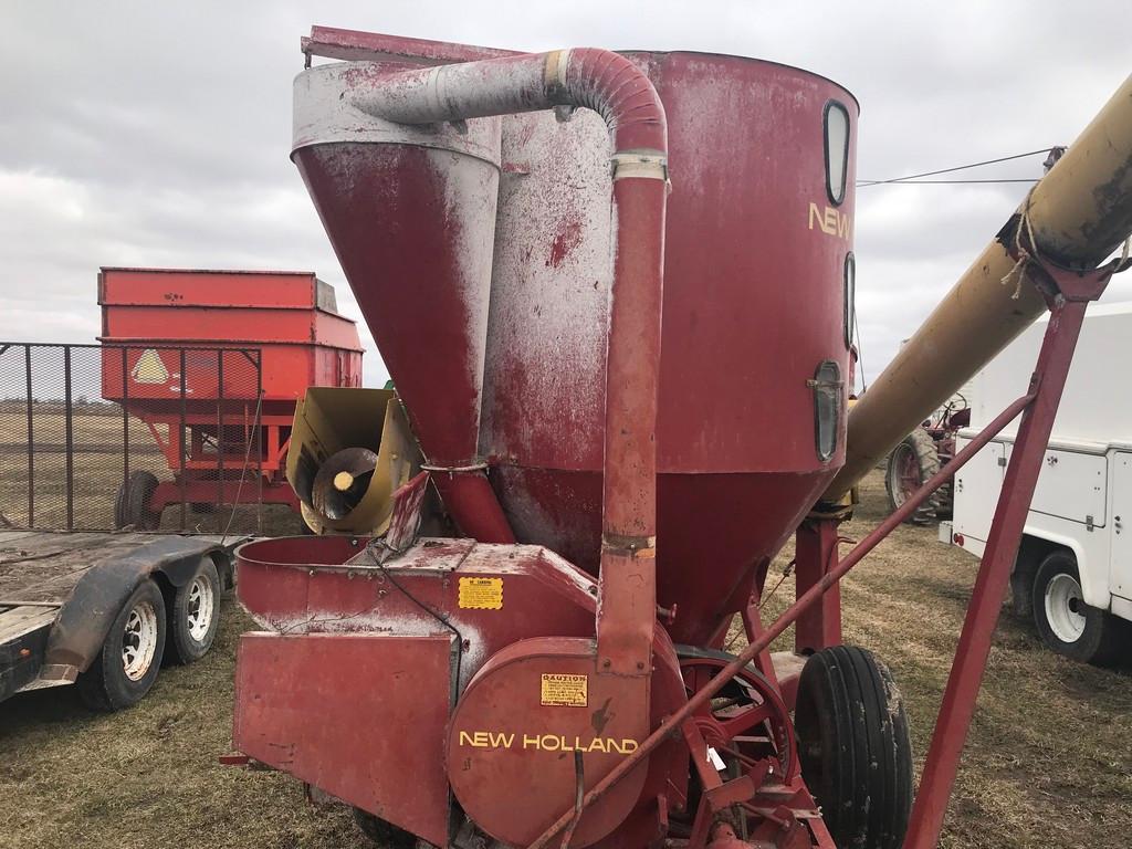 NEW HOLLAND 352 GRINDER MIXER W/ SIDE TABLE & SCALES