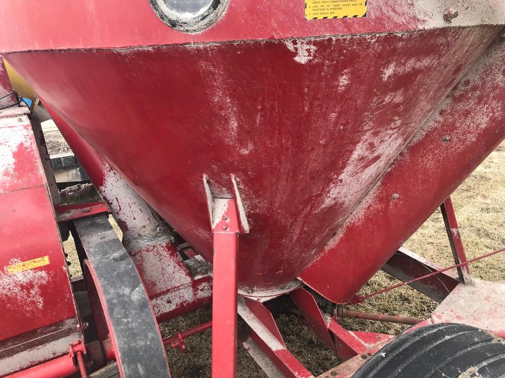 NEW HOLLAND 352 GRINDER MIXER W/ SIDE TABLE & SCALES