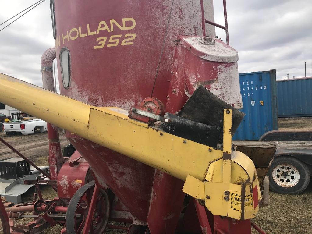 NEW HOLLAND 352 GRINDER MIXER W/ SIDE TABLE & SCALES