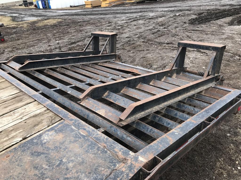 1998 TRAILERMAN 25FT TRIPLE AXLE FLATBED GOOSENECK TRAILER W/ 2 RAMPS