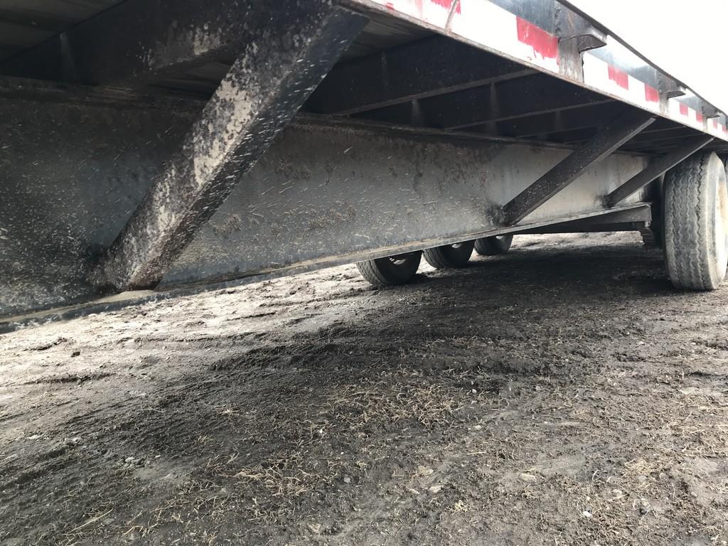 1998 TRAILERMAN 25FT TRIPLE AXLE FLATBED GOOSENECK TRAILER W/ 2 RAMPS