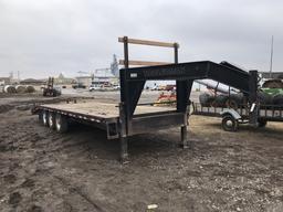 1998 TRAILERMAN 25FT TRIPLE AXLE FLATBED GOOSENECK TRAILER W/ 2 RAMPS
