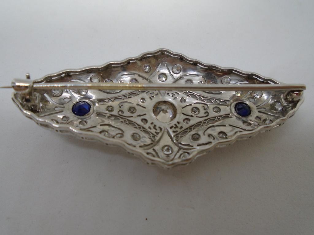 4C DIAMOND & SAPPHIRE PIN 18K GOLD FILIGREE BROOCH