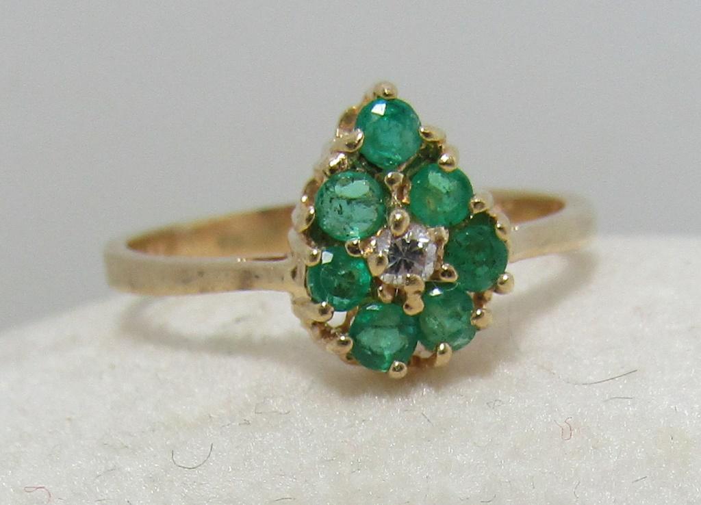 EMERALD DIAMOND RING 14K GOLD SIZE 6 CLUSTER