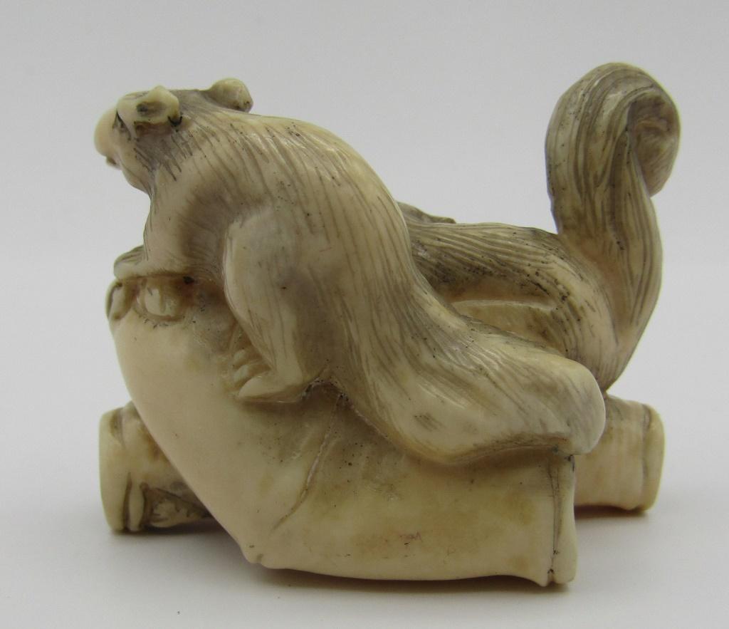 SIGNED CARVED NETSUKE OF TWO SQUIRRELS