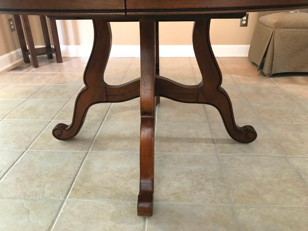 Ethan Allen Round Dining Room Table W/Plate Glass Top & (1) 20" leaf