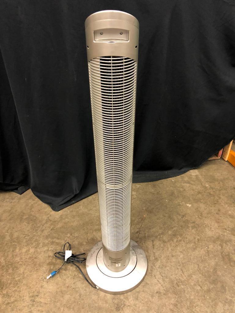 Lasko Fan, Model E20739, Plugged in and working!