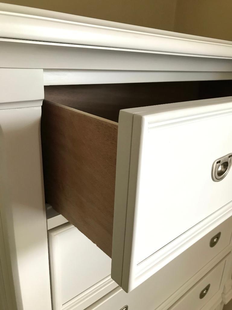 Wooden 5-Drawer Chest In White