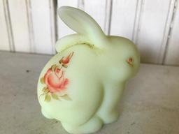 Fenton Figural Bunny