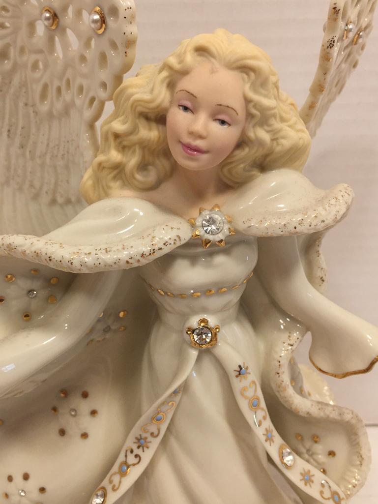 Lenox Florentine & Pearl Lighted Christmas Angel