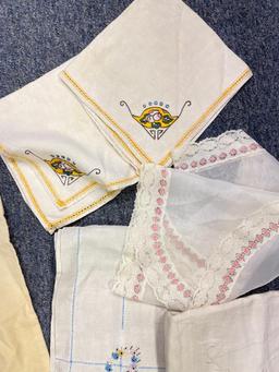 Vintage Linen Lot