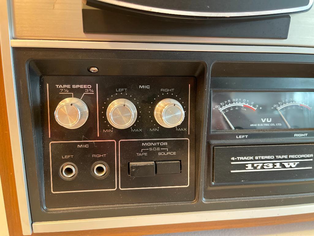 AKAI 1731W Reel to Reel Player