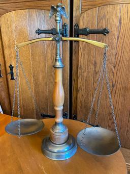 Vintage Decor Scale