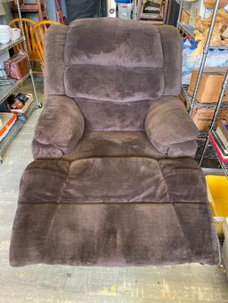 Oversized Brown Recliner