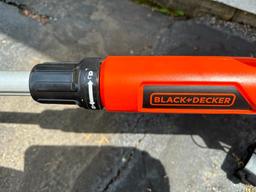 Black N Decker 20Volt Weed Eater with 10" Cut with Battery and Charger, Working!