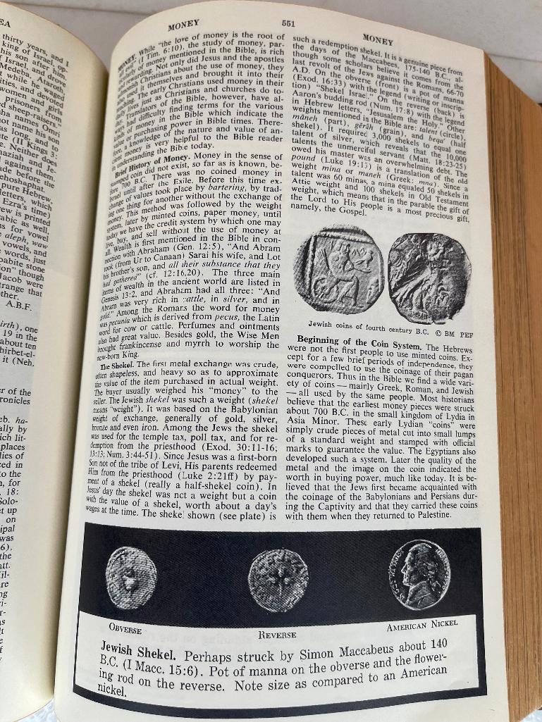 Pictorial , Bible dictionary