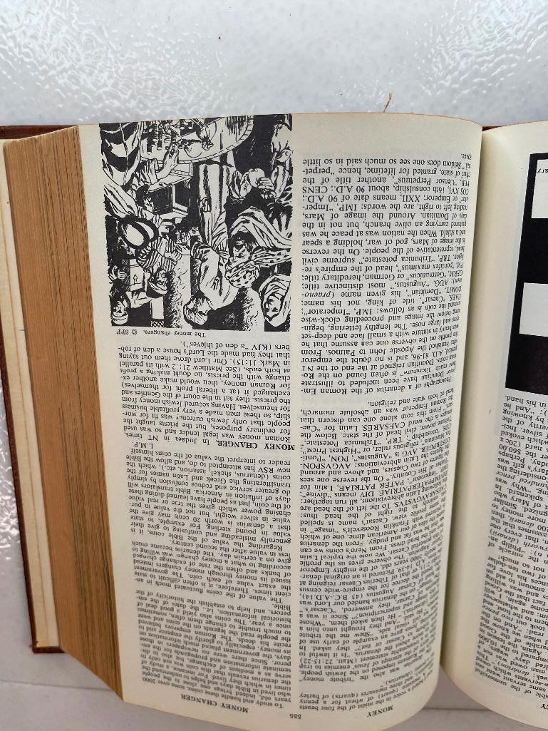 Pictorial , Bible dictionary
