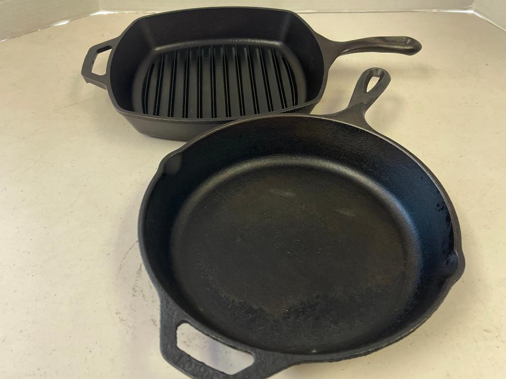 Group of 2 Lodge Cast Iron Skillets