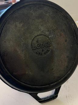 Group of 2 Lodge Cast Iron Skillets