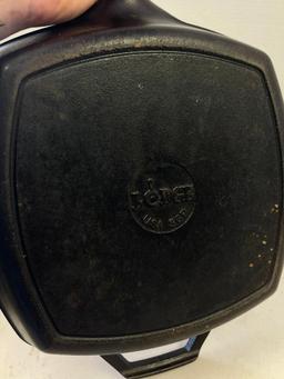 Group of 2 Lodge Cast Iron Skillets