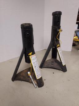 Two 4000 lb Jack Stands