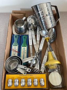 Vintage Kitchen Lot