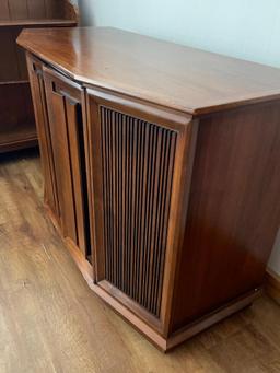 Vintage Fisher Stereo/Turntable Console