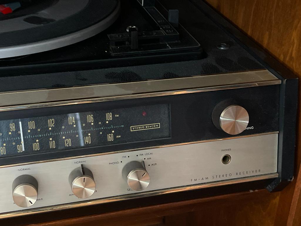 Vintage Fisher Stereo/Turntable Console