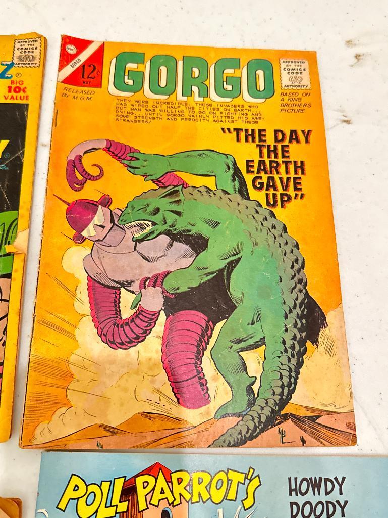 Group of 9 Vintage Comic Books in Condition as pictured