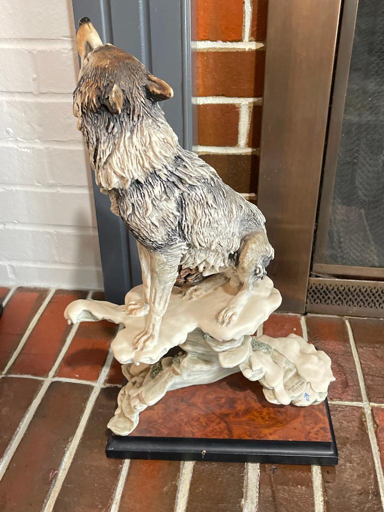 Composite Florence Lupo Seduto Ulula "Mid Night" Wolf Figure - Limited Edition and Numbered