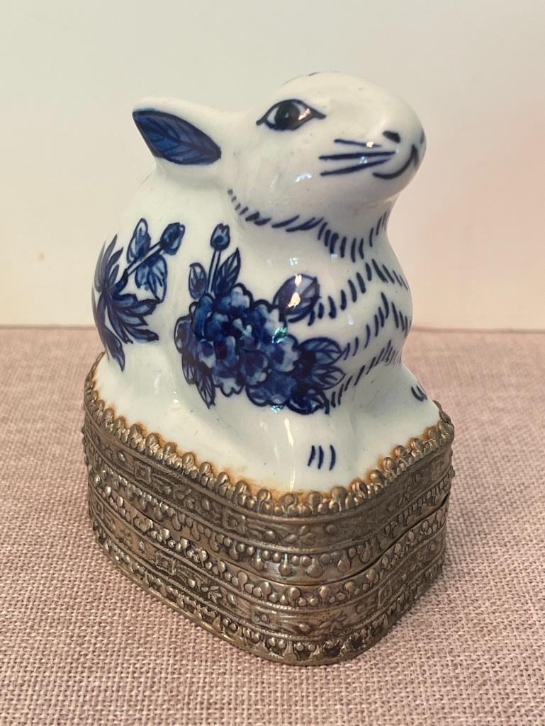 Chinese Blue & White Porcelain Rabbit Trinket Box