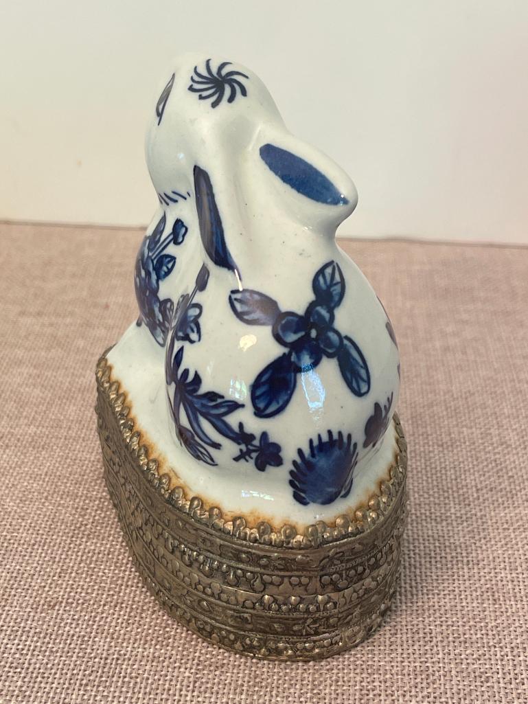 Chinese Blue & White Porcelain Rabbit Trinket Box